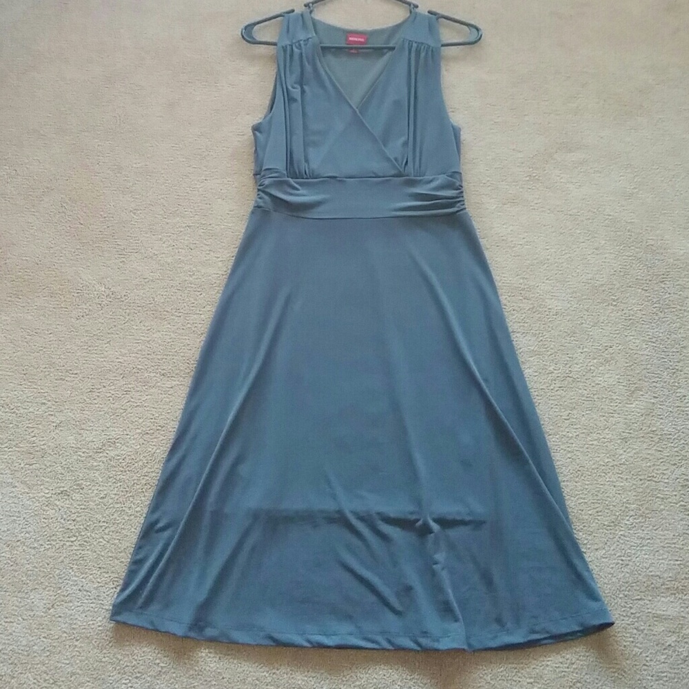 V-neck dress, body control built in!